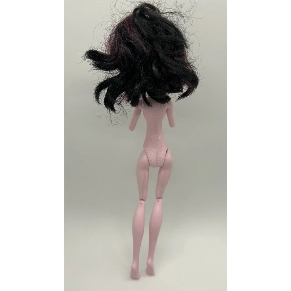 Mattel Monster High Draculaura 11in Fashion Doll Articulated Black/Pink Hair